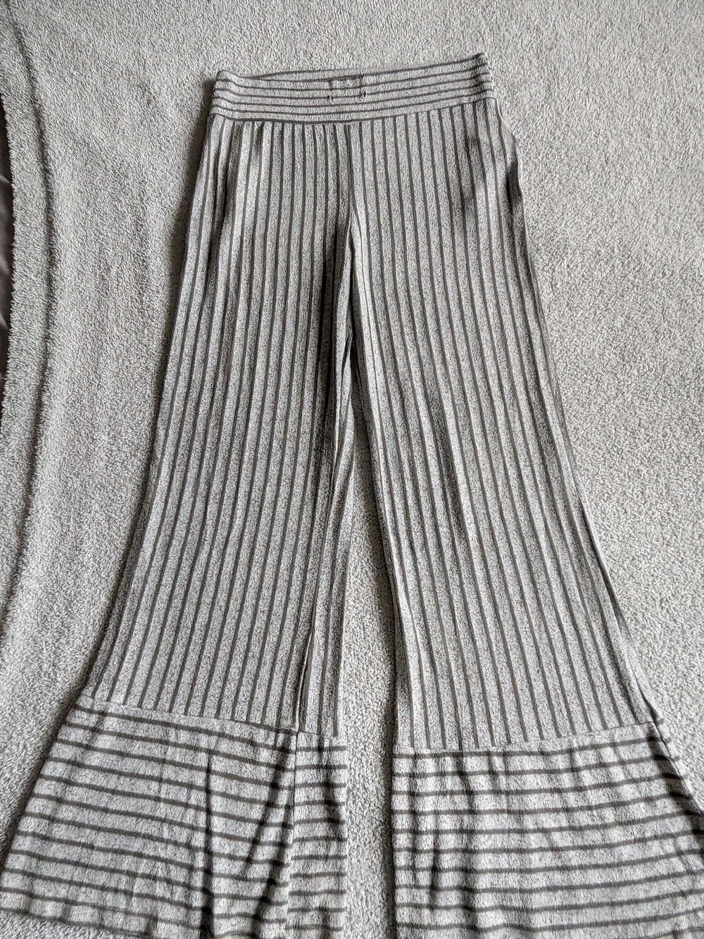 🌼B2G1🌼 Wide Leg Ribbed Knit Pants in Light Gray and Green Stripe